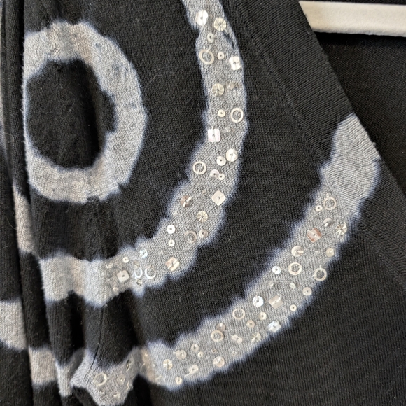 Contemporary Navy and Gray Button Down Shirt - Picture 4 of 6